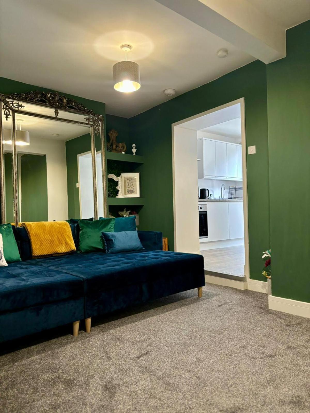 Stylish And Chic Seaside Apartment ساوثيند أون سي المظهر الخارجي الصورة